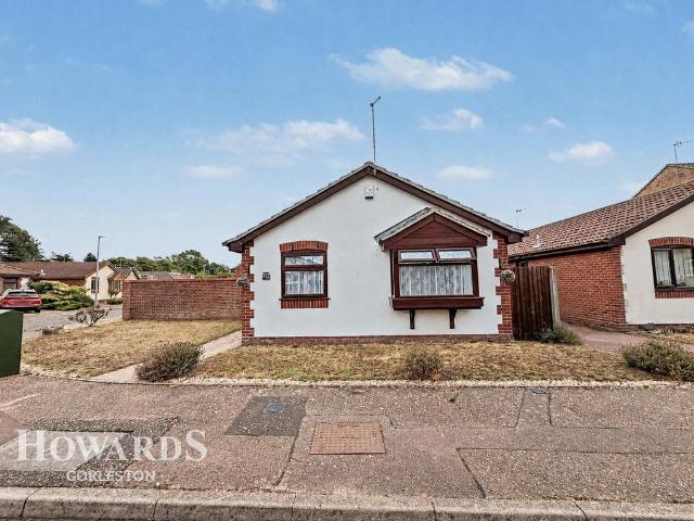 Bungalow for sale in Stokesby, Norfolk