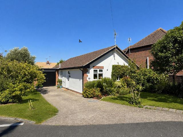 Bungalow for sale in Felpham, Clapham
