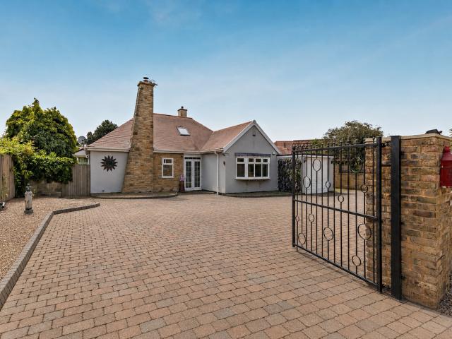 Bungalow for sale in Pontefract, West Yorkshire