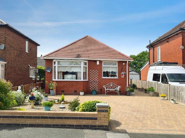 Bungalow for sale in Ringley, Lee Bank