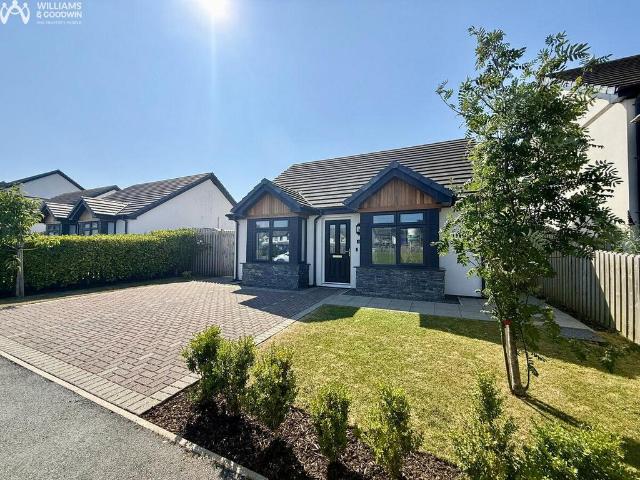 Bungalow for sale in Llangefni, Wales