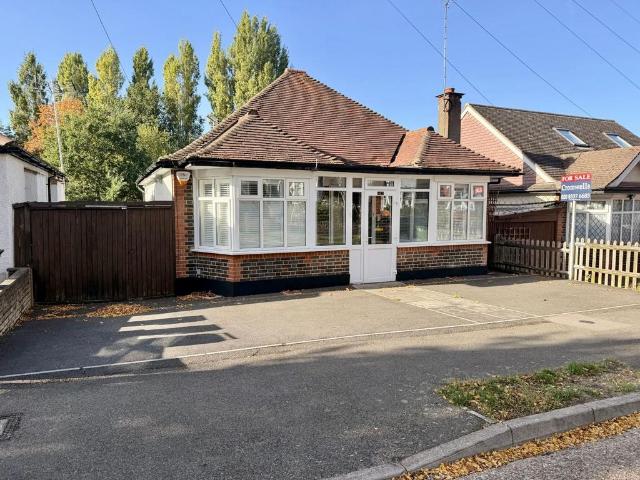 Bungalow for sale in London Borough of Sutton, Greater London