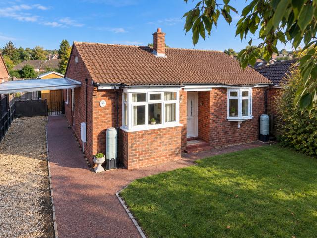 Bungalow for sale in Cherry Willingham, West Lindsey
