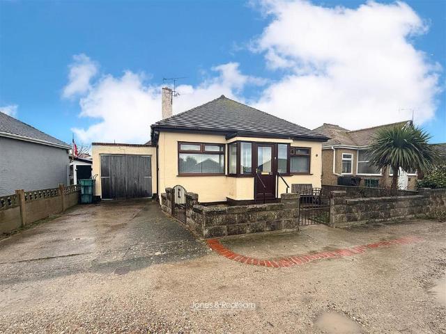 Bungalow for sale in Kinmel Bay, Wales
