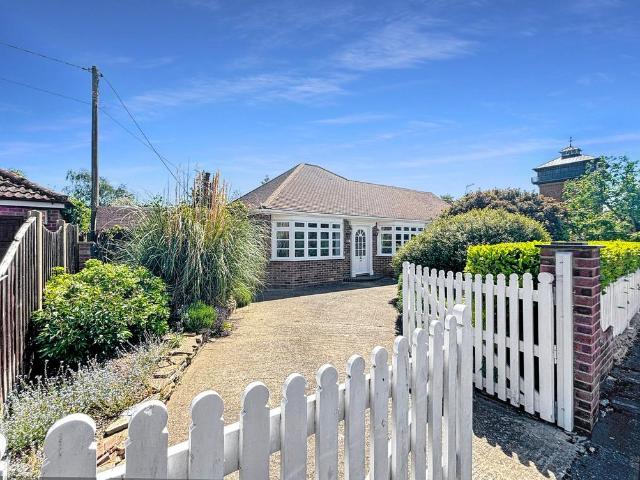 Bungalow for sale in Fordham Heath, Essex