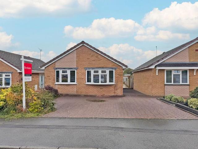 Bungalow for sale in Wombourne, South Staffordshire