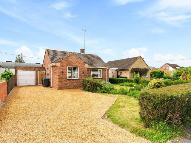 Bungalow for sale in Durrington, Wiltshire