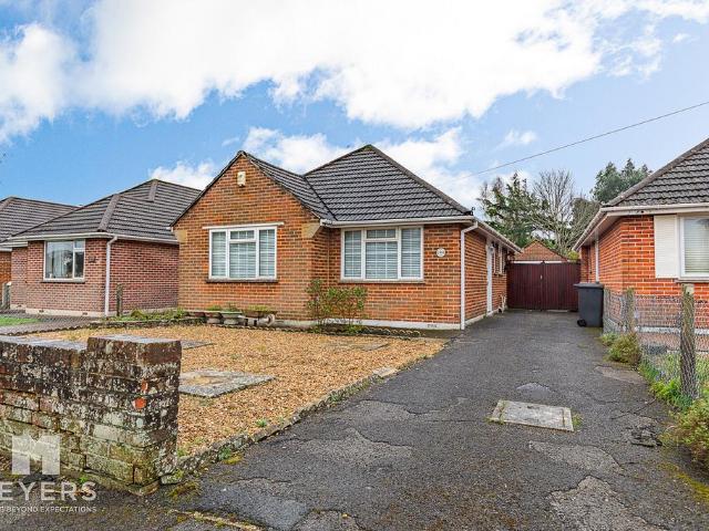 Bungalow for sale in Pokesdown, Bournemouth