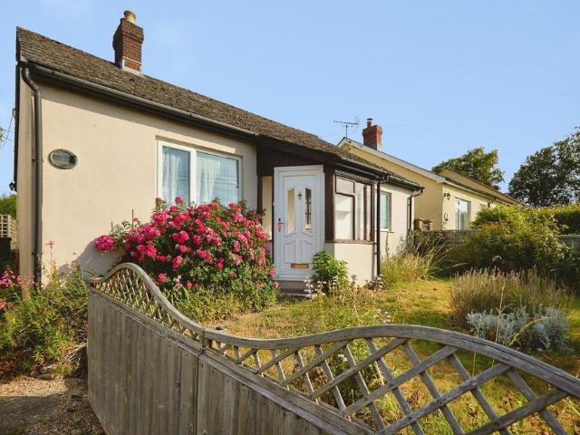 Bungalow for sale in Fovant