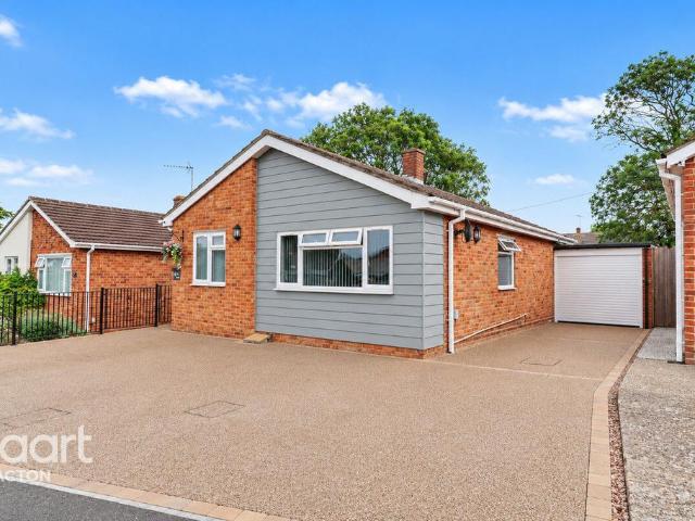Bungalow for sale in Frinton and Walton, Dale Hill
