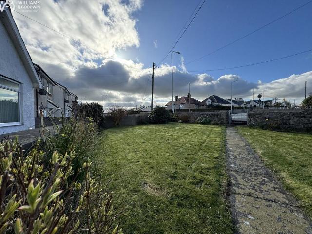 Bungalow for sale in Llangefni, Wales