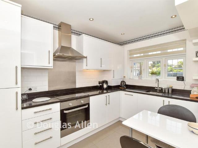 Bungalow for sale in Gidea Park, Greater London