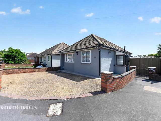 Bungalow for sale in London Borough of Hounslow, Greater London