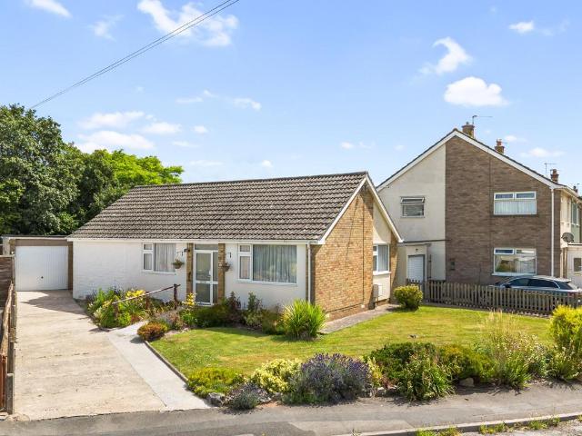 Bungalow for sale in Yatton, North Somerset