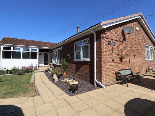 Bungalow for sale in Northwood Green, Bromsberrow Heath