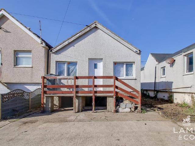 Bungalow for sale in Brooklands Estate, Tendring
