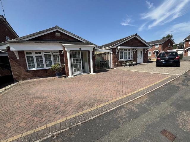 Bungalow for sale in Woodloes Park, Green Close