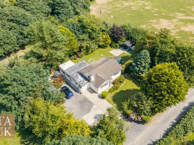 Bungalow for sale in Llanfair-Mathafarn-Eithaf, Marian-glas
