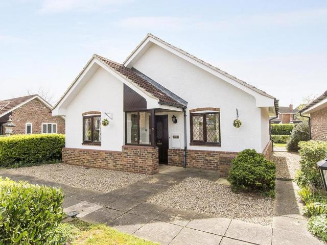 Bungalow for sale in Stanford On Avon, Leicestershire