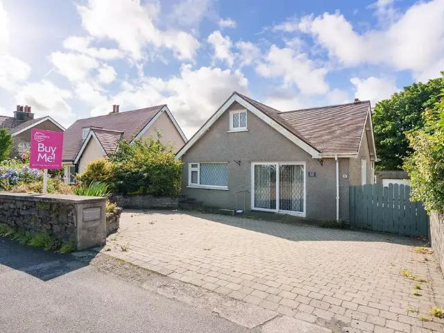 Bungalow for sale in Onchan