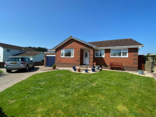 Bungalow for sale in Broadsands
