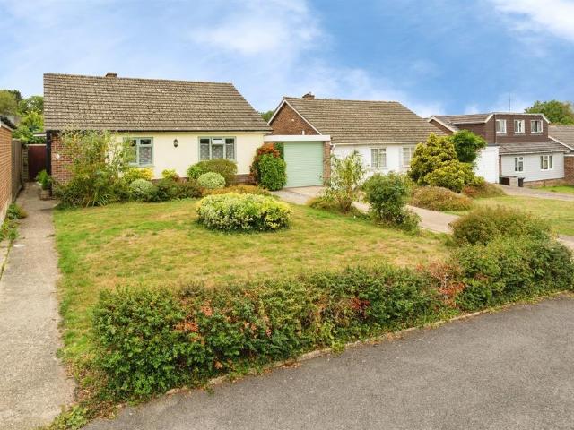 Bungalow for sale in Broadwater Down, Sandown Park
