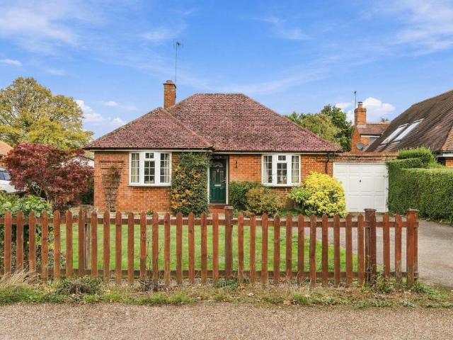 Bungalow for sale in Painter's Green, East Hertfordshire
