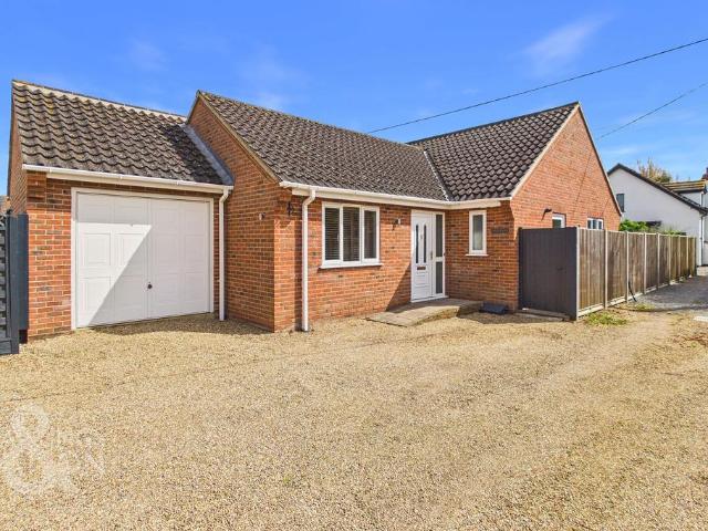 Bungalow for sale in Besthorpe, East Tuddenham