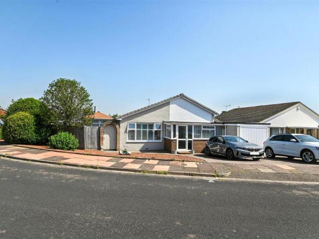 Bungalow for sale in St Anthony's Hill, Eastbourne