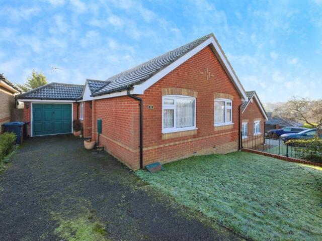 Bungalow for sale in Standon, Colliers End