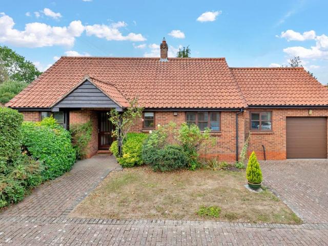 Bungalow for sale in King's Walden, Hertfordshire