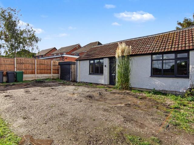 Bungalow for sale in Bedworth, Nuneaton and Bedworth