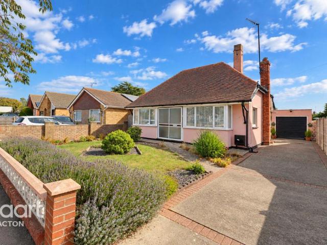 Bungalow for sale in Great Clacton, Tendring