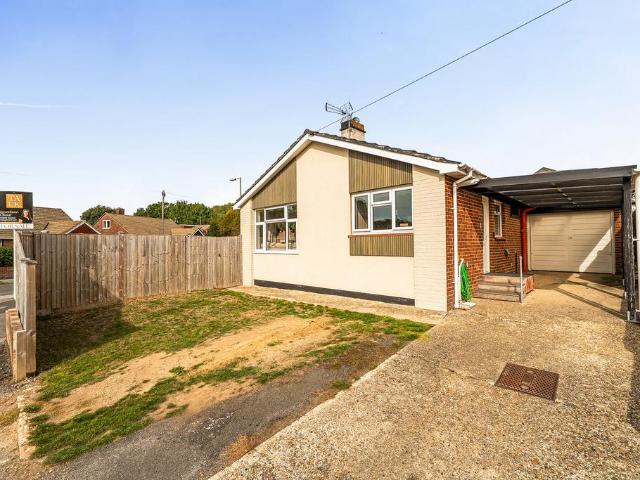 Bungalow for sale in Lovedean, Havant
