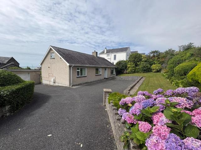 Bungalow for sale in Criccieth