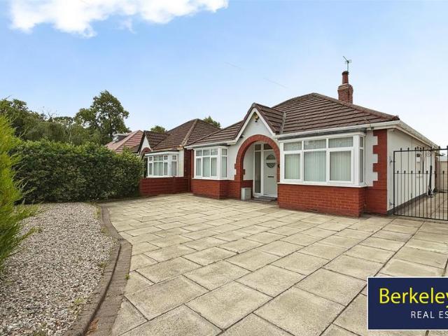 Bungalow for sale in Kennessee Green, Maghull