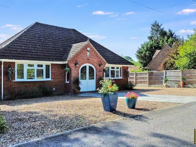 Bungalow for sale in Ramsden Bellhouse, Essex