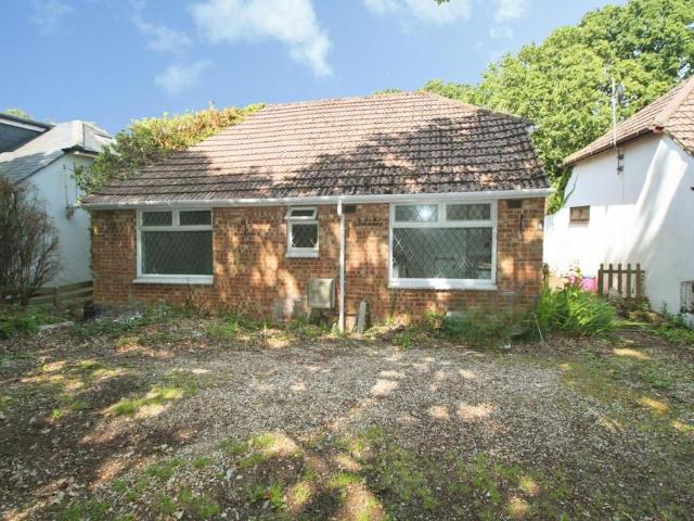 Bungalow for sale in Butlocks Heath, Helford