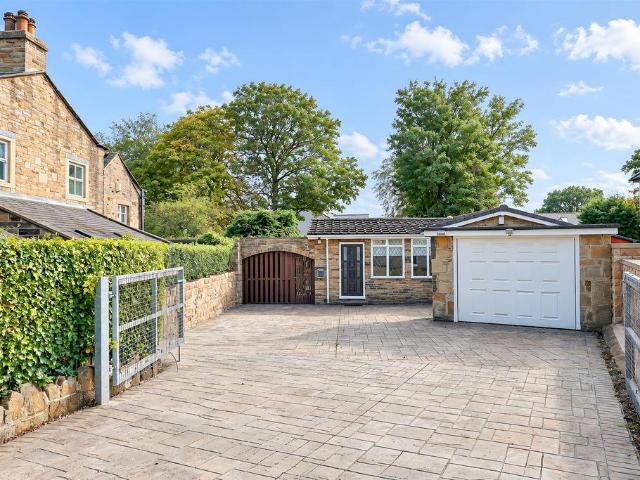 Bungalow for sale in Towngate, Kirklees