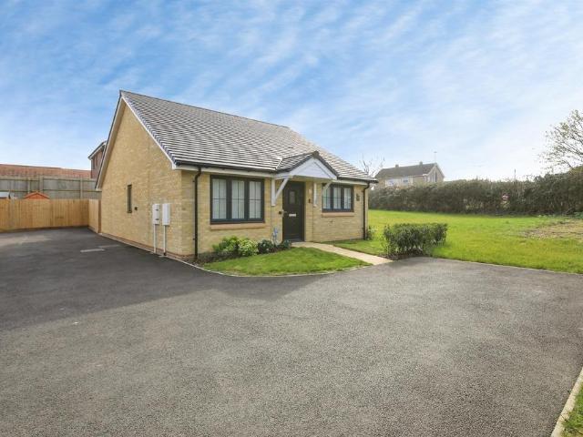 Bungalow for sale in Huntingdon, Cambridgeshire