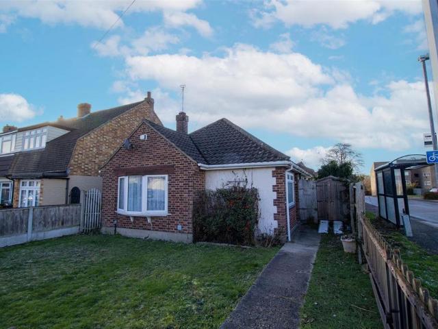 Bungalow for sale in Laindon, Essex