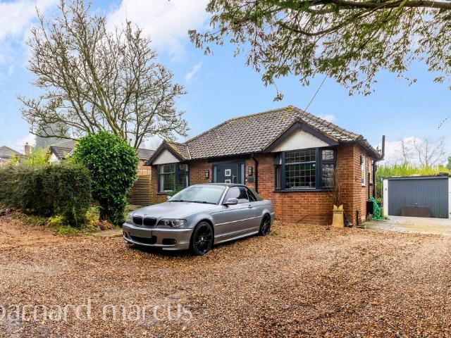 Bungalow for sale in Box Hill Village, Pachesham Park