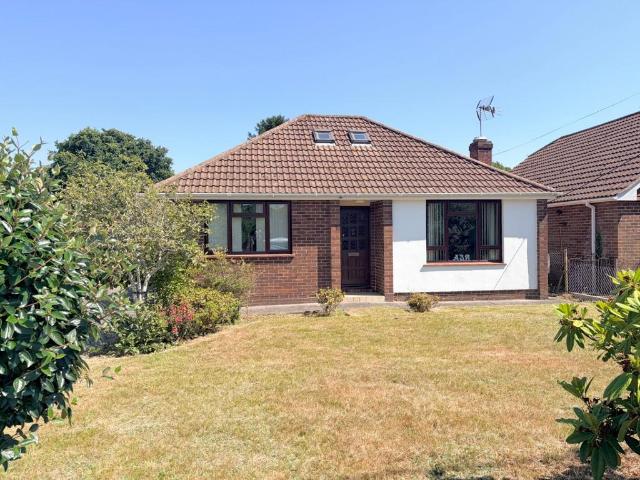 Bungalow for sale in Ashurst Bridge, Hampshire