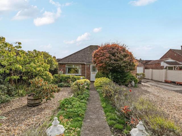 Bungalow for sale in Devizes, Wiltshire