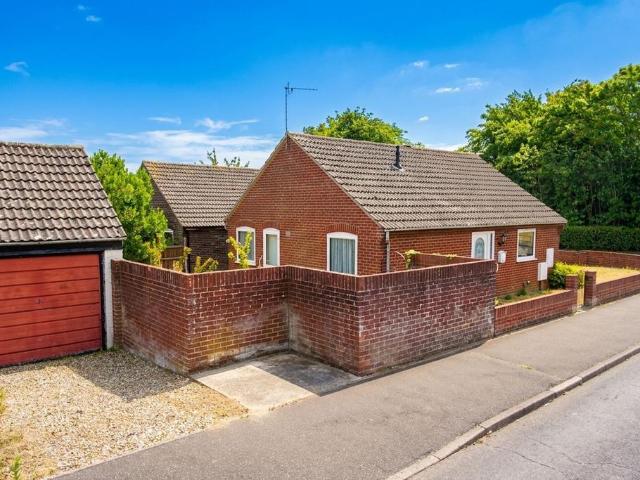 Bungalow for sale in Clover Hill, East Bank