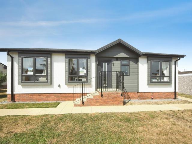 Bungalow for sale in Ruishton