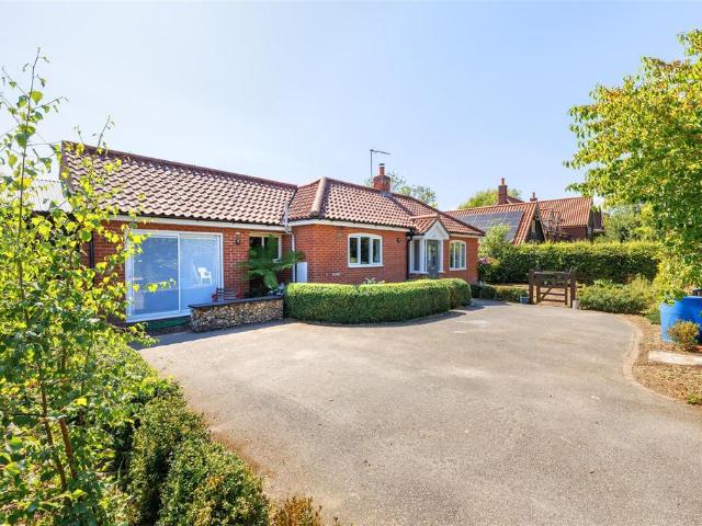 Bungalow for sale in Eastbridge, Suffolk