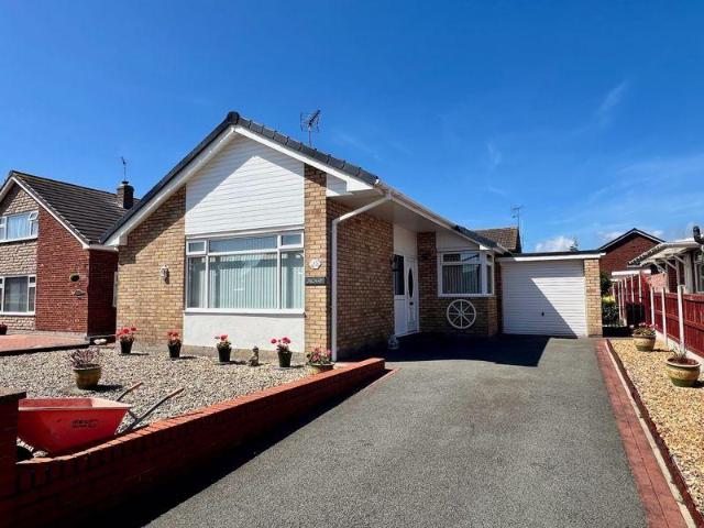 Bungalow for sale in Wrexham, Rhosnesni Bungalow for sale in Wrexham, Rhosnesni