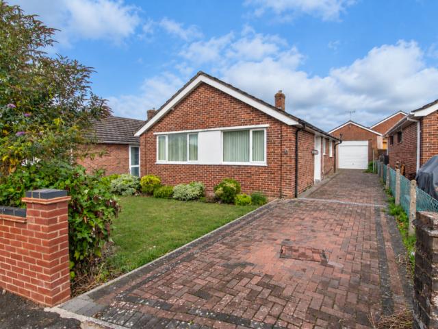 Bungalow for sale in Bolton Low Houses, Hampshire