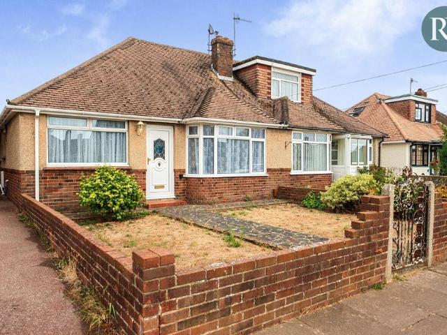 Bungalow for sale in Kingston Buci, Adur